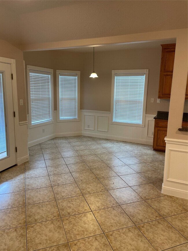 Foto del edificio - 1018 S Booth Ln