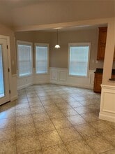 Building Photo - 1018 S Booth Ln