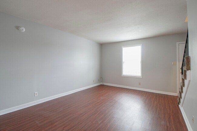 Foto del edificio - 363 Peabody Dr