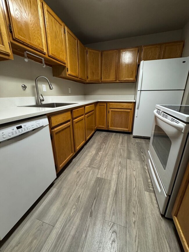 Foto del edificio - 6341 Sand Point Way NE