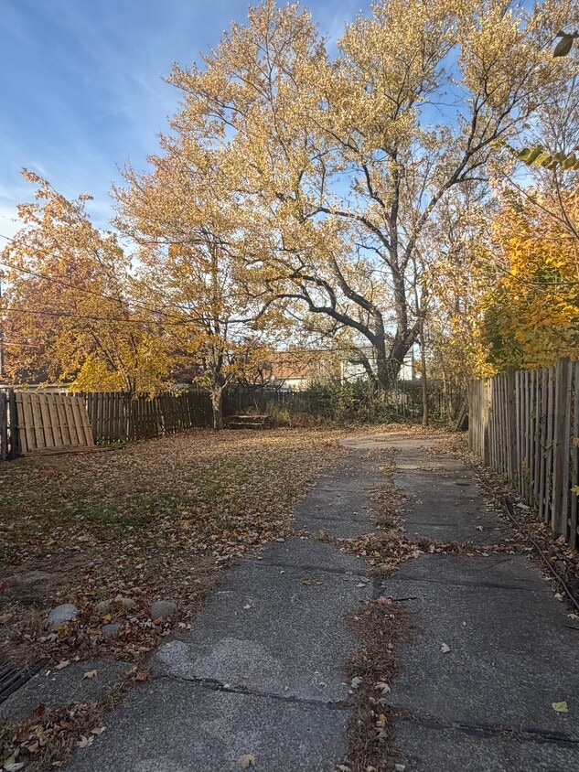 Building Photo - 12705 Holborn Ave