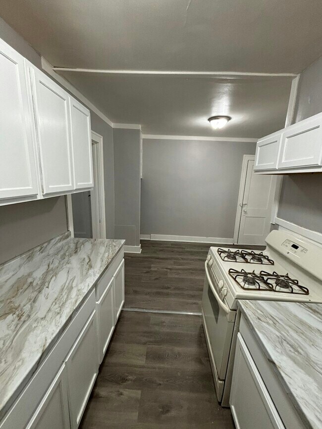 Building Photo - 1705 Oakman Blvd