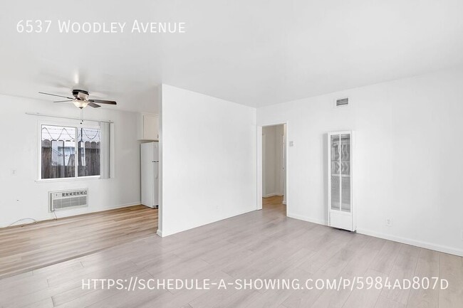Building Photo - 6537 Woodley Ave