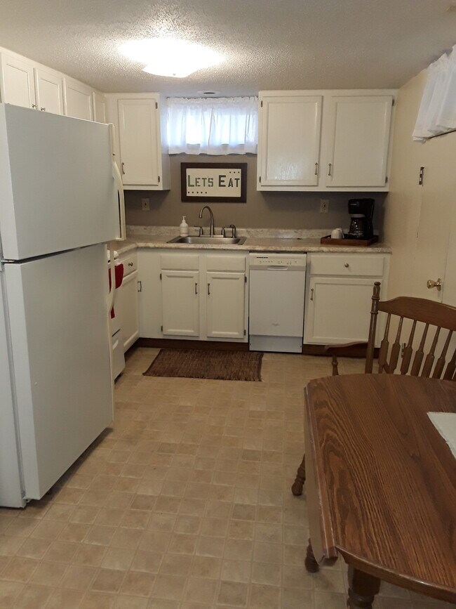 kitchen - 1806 6th Ave N