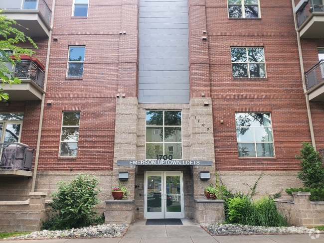 Building Photo - 1700 Emerson St