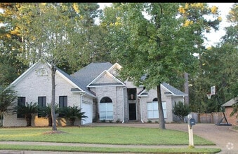 Building Photo - 221 Pine Knoll Dr