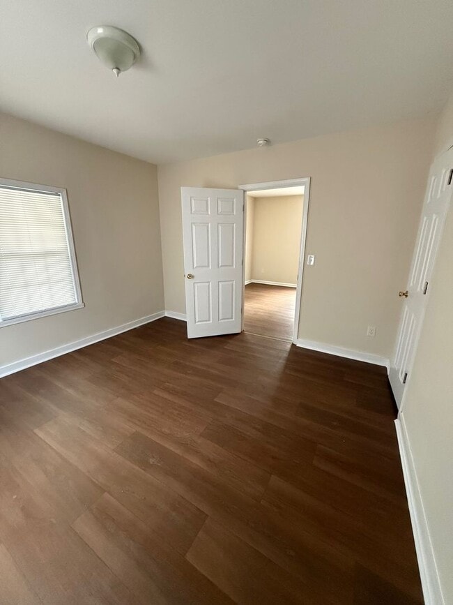 Building Photo - 1117 Douglas Ave