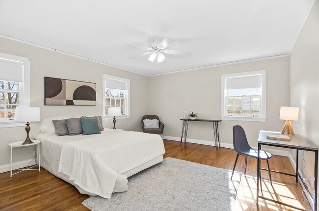 Foto del edificio - 2744 Lawndale Ave