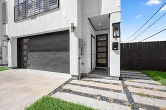 Building Photo - 3022 Holman St