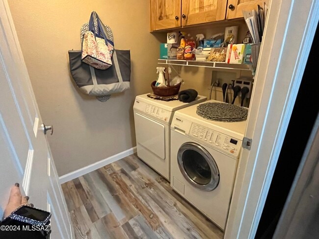 Building Photo - 5751 N Kolb Rd