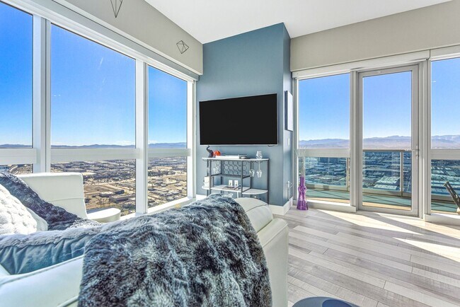 Building Photo - Martin 4201-City/Strip Views from this Stunning 1Bd/2Ba Residence