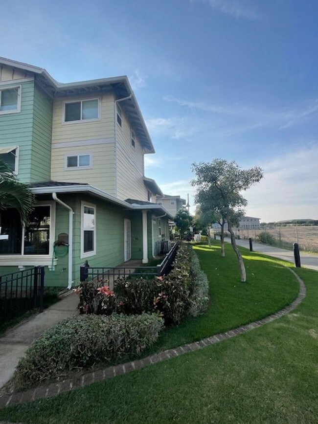 Foto del edificio - Pet Friendly- Corner Unit- Pohakala at Mehana! 2 bed/ 2 bath/ 2 parking