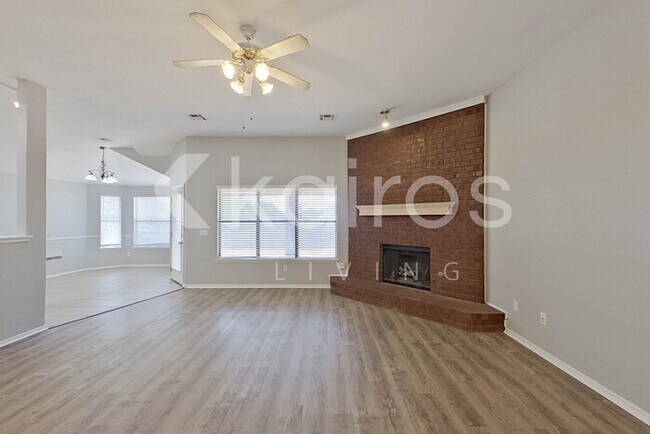 Foto del edificio - 448 Waterfront Dr
