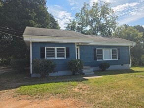 Building Photo - 3006 Broadbay Dr