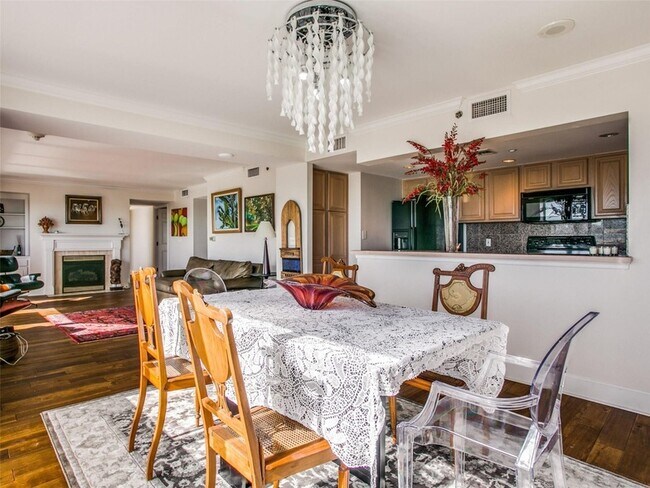 Foto del edificio - 4242 Lomo Alto Dr