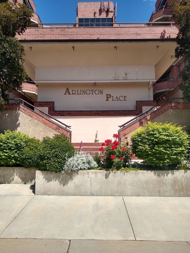 Building Photo - Incredible Location with 2 secure parking spaced