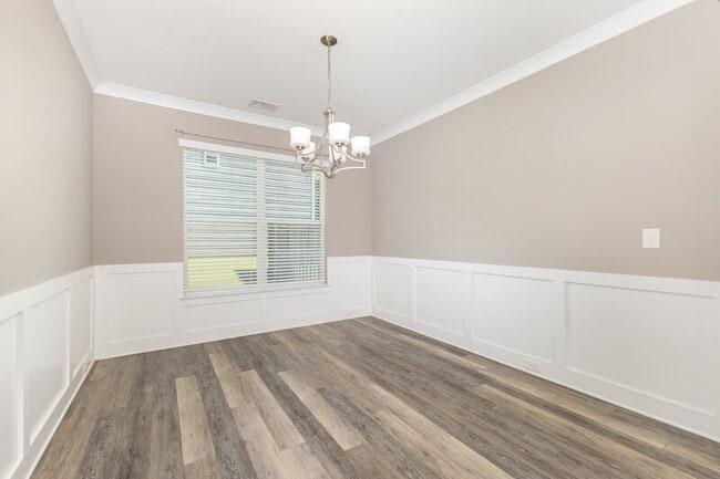 Building Photo - 149 Kingston Drive