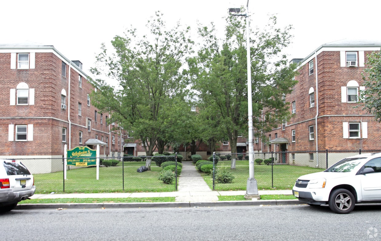 Primary Photo - 444-450 Prospect St