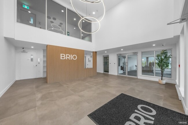 Building Photo - 6479 Selma Av