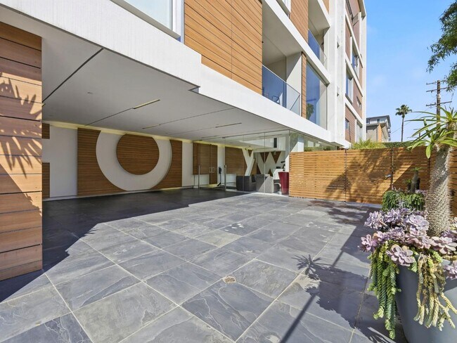 Foto del edificio - 6735 Yucca St