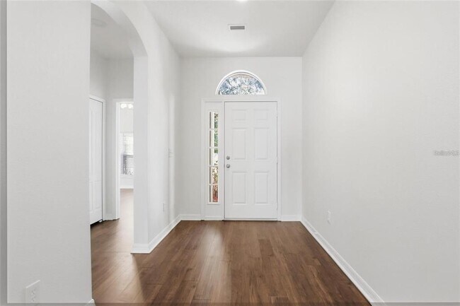 Foto del edificio - 19043 New Passage Blvd