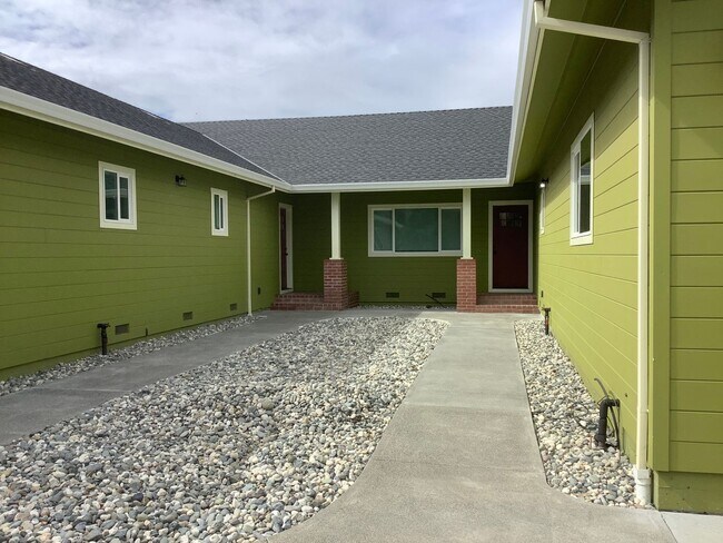 Foto del edificio - Recently built off Mark West Springs Road