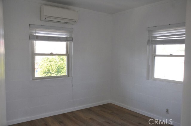 Foto del edificio - 8935 Newby Ave