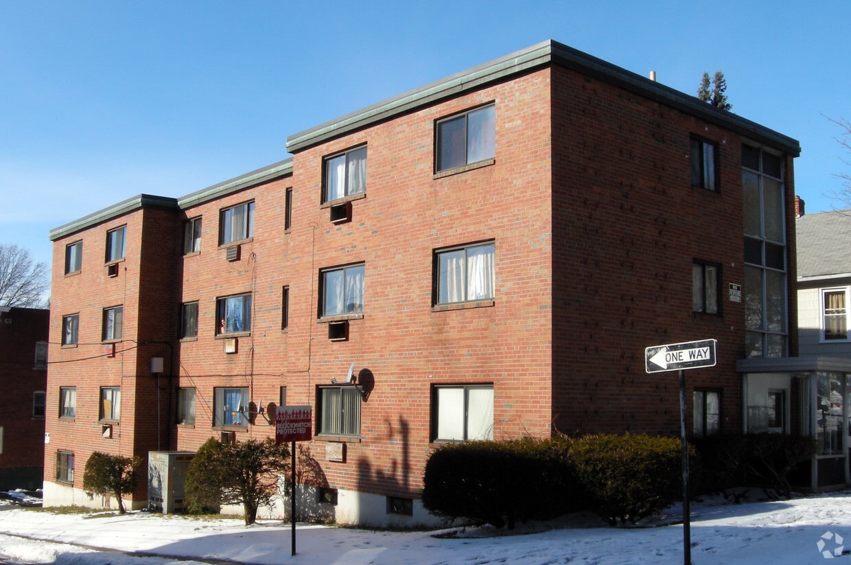 Primary Photo - 315 Zion St