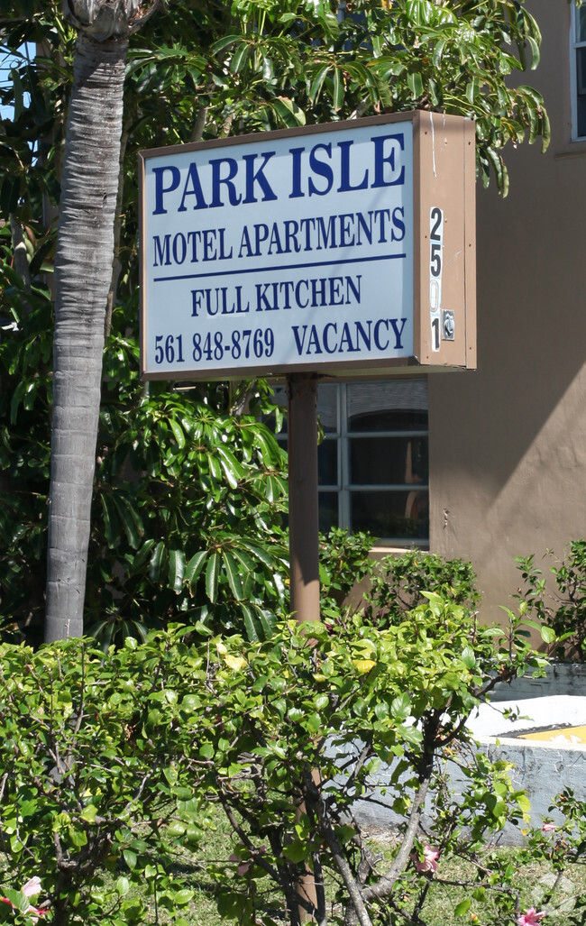 Building Photo - Park Isle Apartments