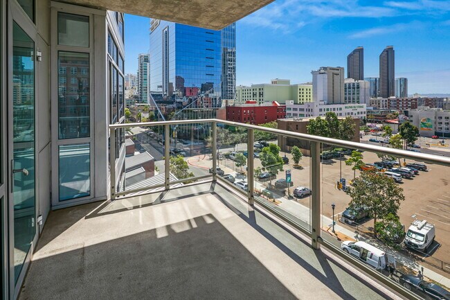 Foto del edificio - 800 The Mark Ln