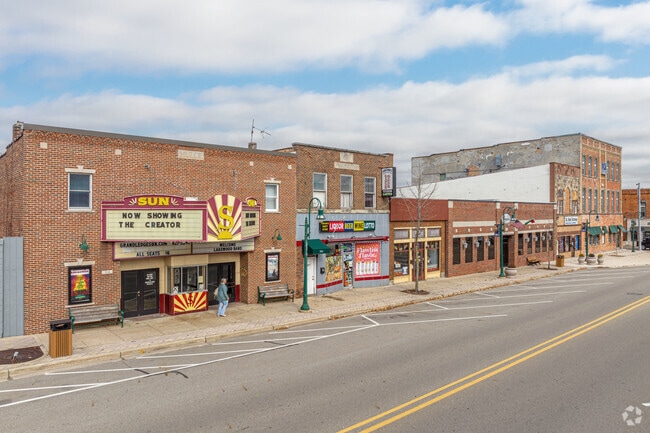 In addition to the Sun Theatre, downtown Grand Ledge offers a variety of restaurants and shops.