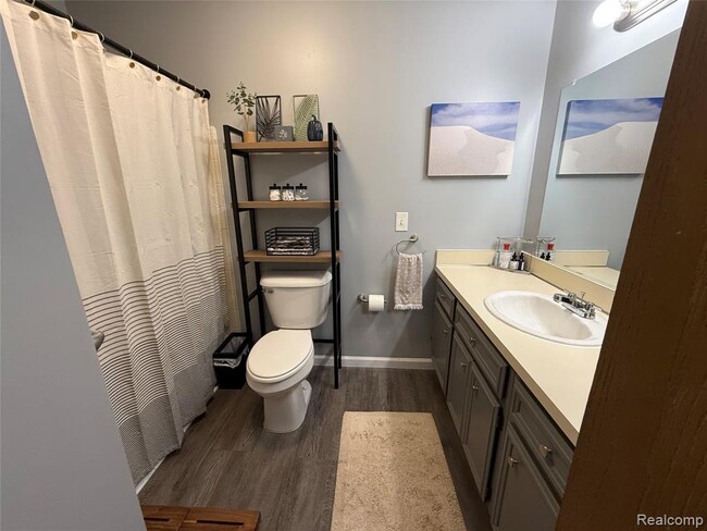 Foto del edificio - 15870 Charleston Dr