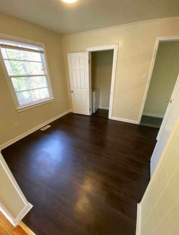 Building Photo - 708 Rural Dr