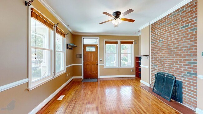 Building Photo - Charming 4 Bedroom Home In Petworth - list...