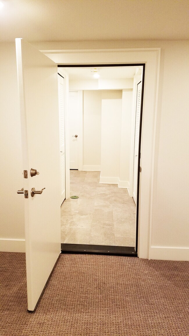 Foto del edificio - 3435 NE 38th Ave