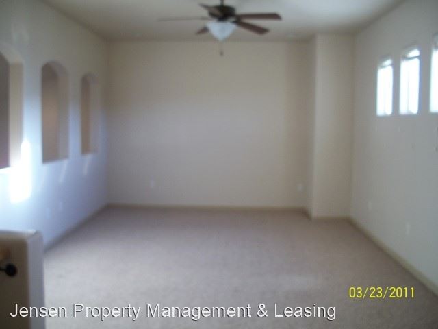 Building Photo - 4 br, 2.5 bath Apartment - 658 North 380 West
