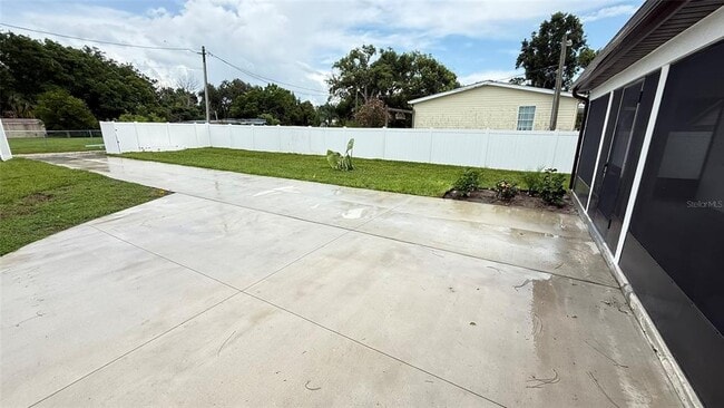 Building Photo - 37542 Eiland Blvd