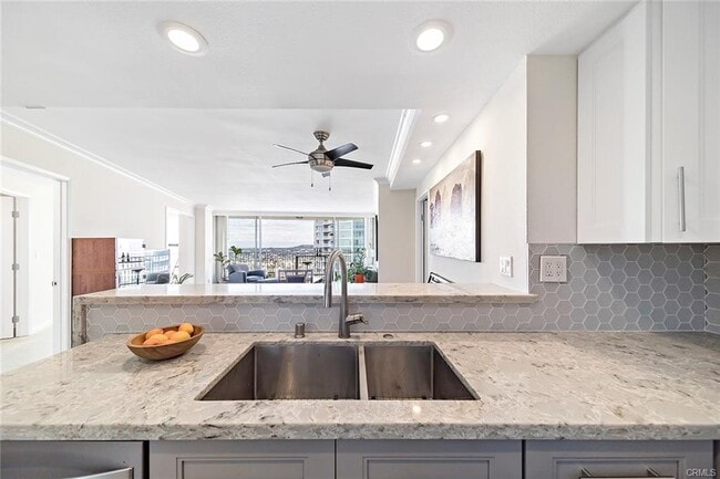 Foto del edificio - 700 E Ocean Blvd