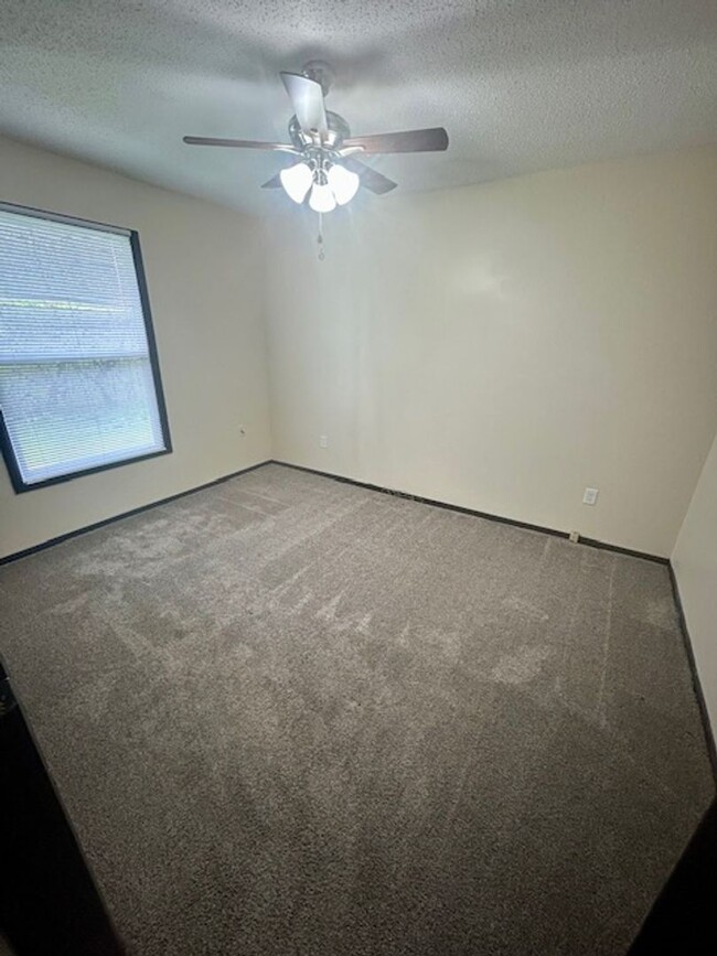 Building Photo - Southside Duplex