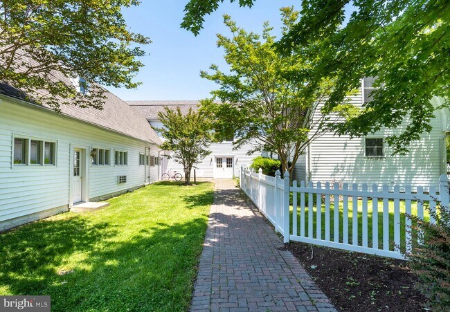 Foto del edificio - 6670 Cedar Cove Rd