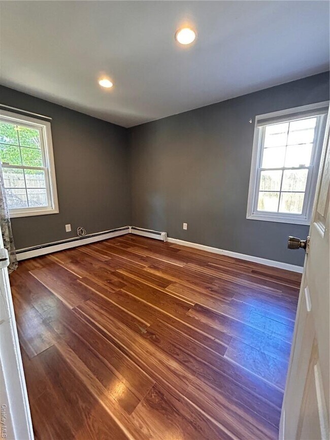 15 Baldwin Ln, Medford, NY 11763 House Rental in Medford, NY