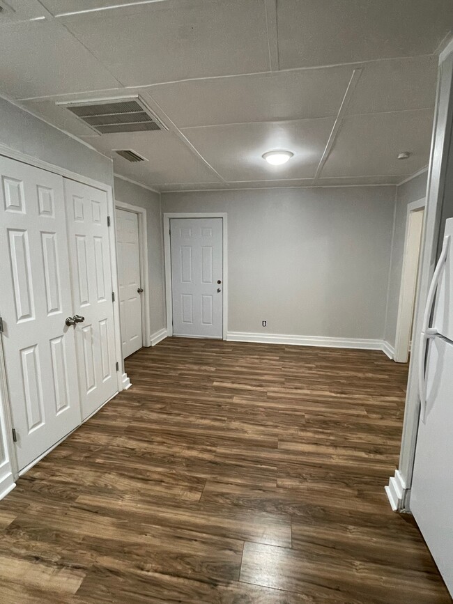 Dining Area - 317 Glenmore Ave