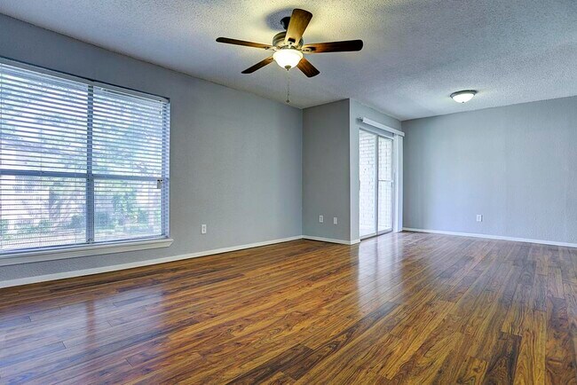 Foto del edificio - 1950 Spenwick Dr