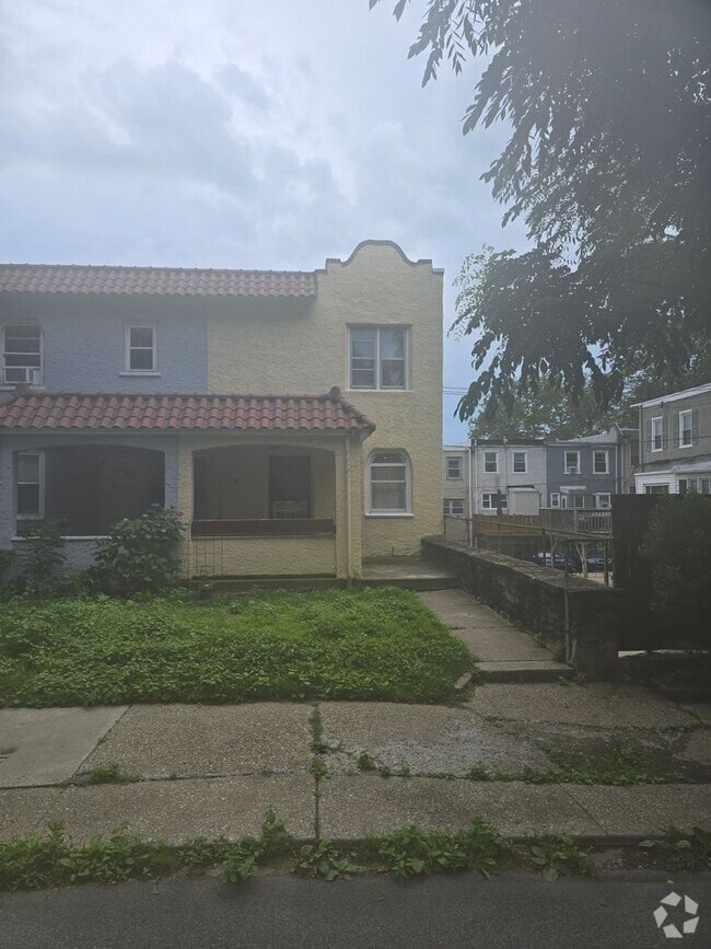 Building Photo - 3438 Barclay St