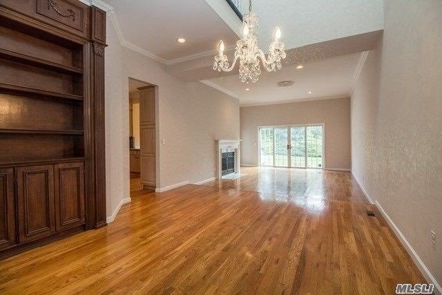 Building Photo - 10 Southdown Ct