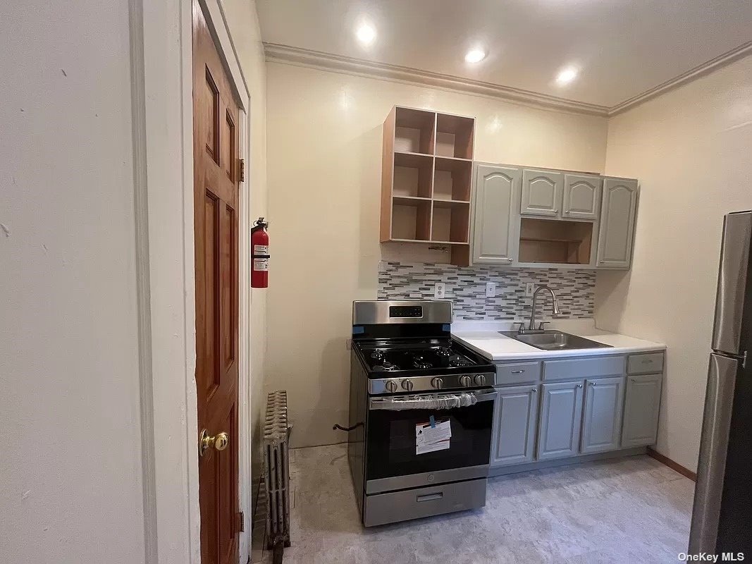Primary Photo - 243 Clifton Pl
