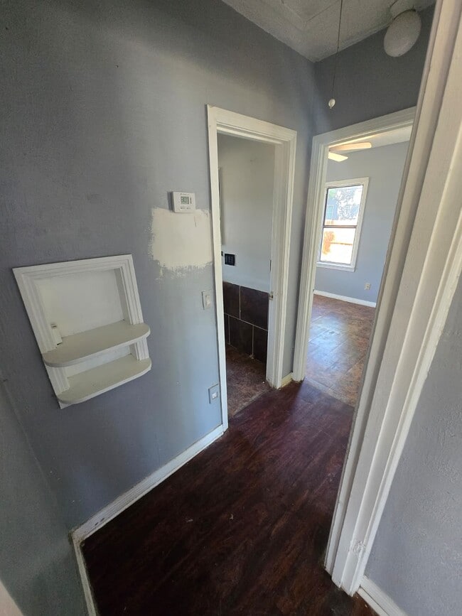 Building Photo - 2814 1st Pl