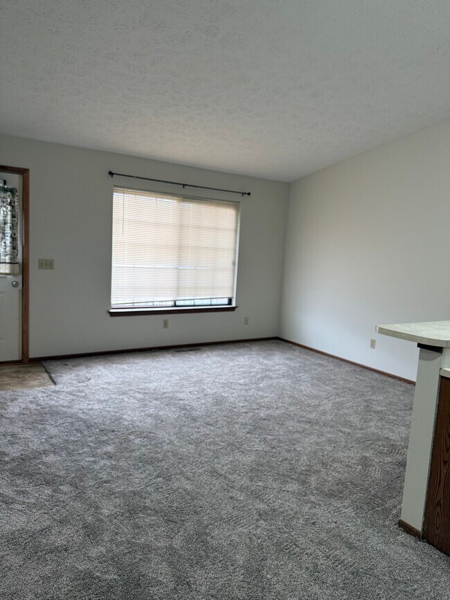 Building Photo - 4019 Lillie Ave