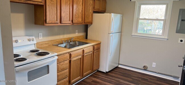 Building Photo - 2310 Indian Dr