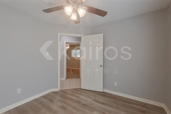 Foto del edificio - 4535 Sloangate Dr